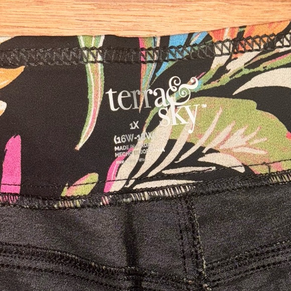 Terra & Sky Women's Plus Size Skinny Mid-Rise Pants, Size 1X (16W-18W), NWT - Picture 4 of 4